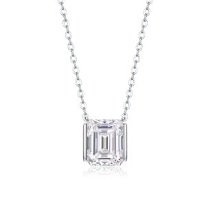 larisénte radiant square pendant