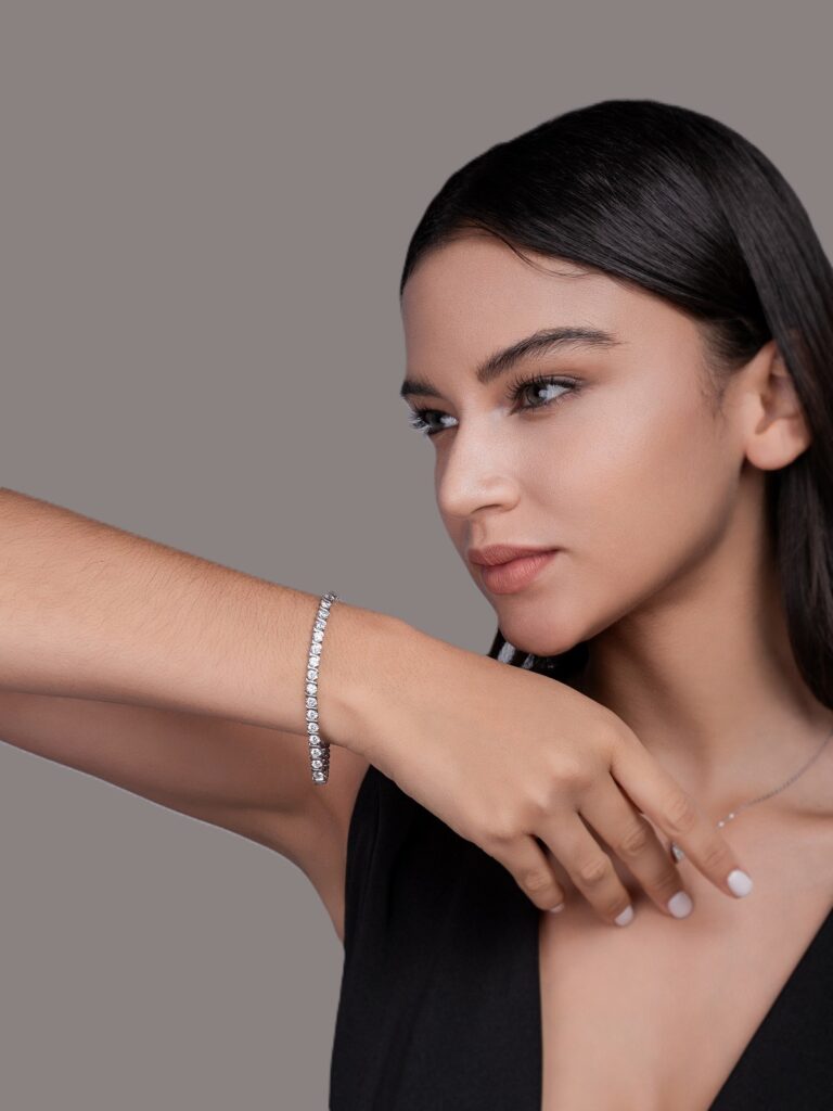 larisénte moya bangle
